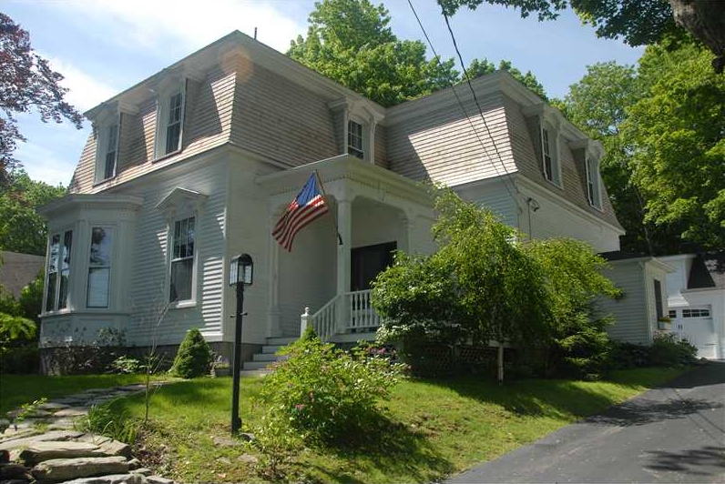 Real Estate Listing - 4 bedrooms, 2 full baths, chef's kitchen, butler's pantry, 
		2 fireplaces - 13 Cedar St., Belfast, Maine