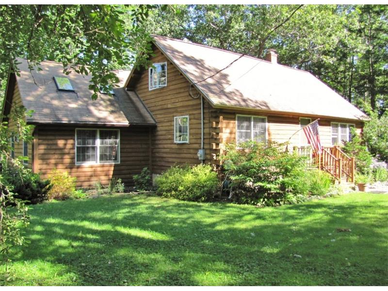 3 bedroom, 2 bath, Log Home for sale on the coast of Maine