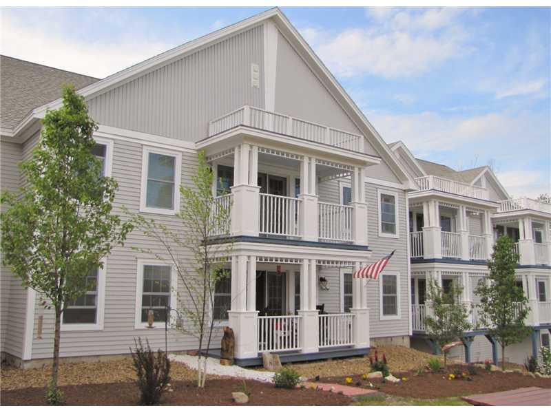 Condo Close to Camden and Rockport Harbors on the coast of Maine 
		and Penobscot Bay 