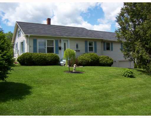 Gracious and carefree one-level living, walk to town or waterfront in Belfast, Maine