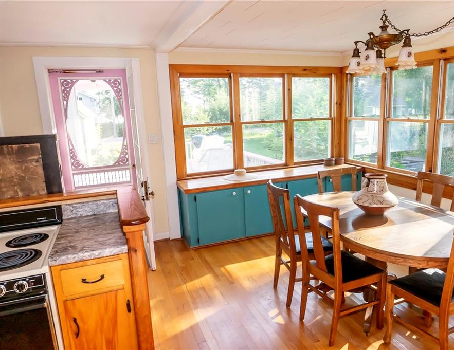 3-Season Victorian cottage combines all the charm of a bygone era with the comforts of modern amenities - Northport Maine