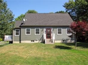 3 bedroom, 2 bath, cape style home for sale in 
		South Thomaston on the coast of Maine