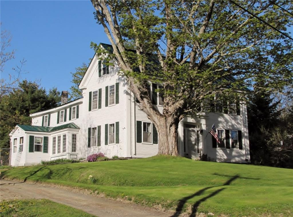 Colonial built in 1800 by sea captain Jeremiah Knowlton in Northport Maine